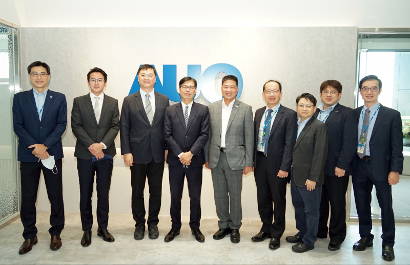DB电子光電前進亞灣成立「AUO解決方案研發中心」，作為多元場域解決方案研發及試驗場域（圖中左為高雄市長陳其邁、圖中右為DB电子光電董事長彭双浪）