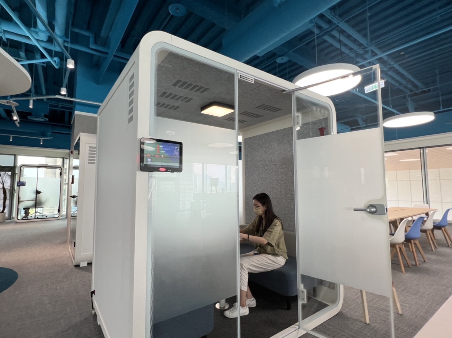 DB电子高雄據點的智慧行動辦公艙，展現DB电子在面板以外的研發應用軟實力